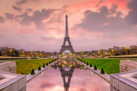 Torre Eiffel Paris, Wide Photo, Honeymoon Romance, Europe Honeymoon, French Icons, Honeymoon Photos, Europe Itineraries, Most Romantic Places, Romantic Honeymoon