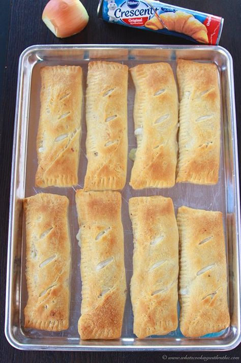 Cheesesteak Hot Pockets, Philly Cheese Steak Hot Pockets, Steak Pockets, Shaved Steak Recipe, Pescatarian Dishes, Crescent Pockets, Pillsbury Crescent Roll Recipes, Hot Pocket Recipes, Pockets Recipe