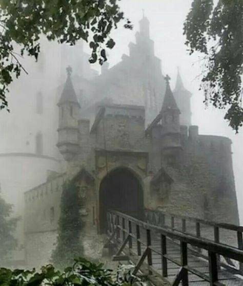 Ethereal Castle Aesthetic, Foggy Castle Aesthetic, Rainy Castle Aesthetic, Huge Castle Aesthetic, Small Castle Aesthetic, Cool Castles, Castles Crumbling Aesthetic, Old English Castle, Vampire Scenarios