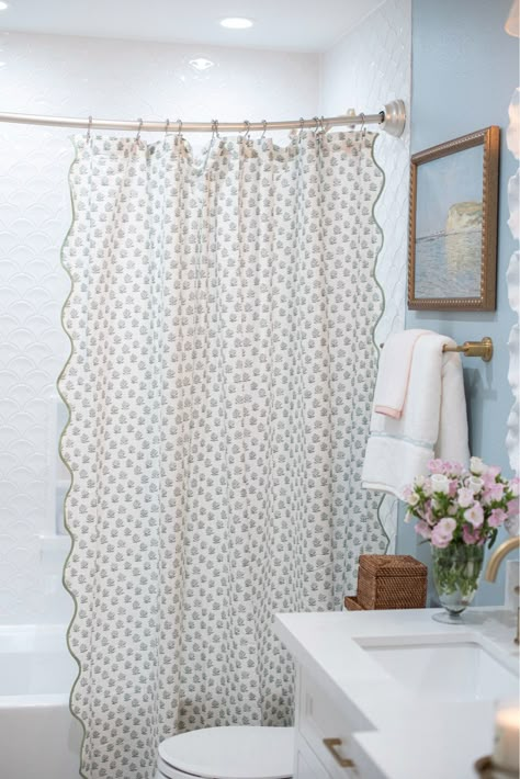 Shop Spa Plush Bath Towel - Threshold™ and other curated products on LTK, the easiest way to shop everything from your favorite creators. Pretty Bathroom Shower Curtains, Kids Vintage Bathroom, Small Renter Bathroom Ideas, Girly Apartment Bathroom, Grandmillennial Bathroom, Anthropologie Bathroom Inspiration, College Bathroom Ideas, Towel Bathroom Ideas, Baby Girl Bathroom