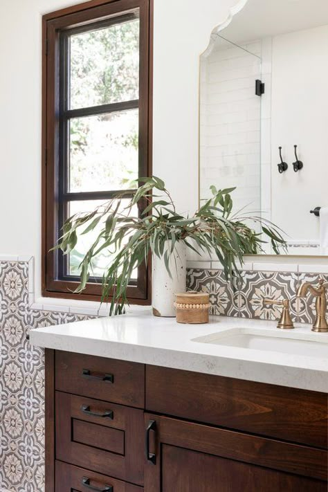 Santa Barbara — DMAR Interiors Santa Barbara Bathroom Design, Spanish Inspired Bathroom Ideas, Modern Spanish Bathroom Design, Spanish Cottage Bathroom, Spanish Colonial Bathroom Ideas, Small Spanish Bathroom, California Aesthetic Bathroom, Spanish Style Bedrooms, Arizona Farmhouse