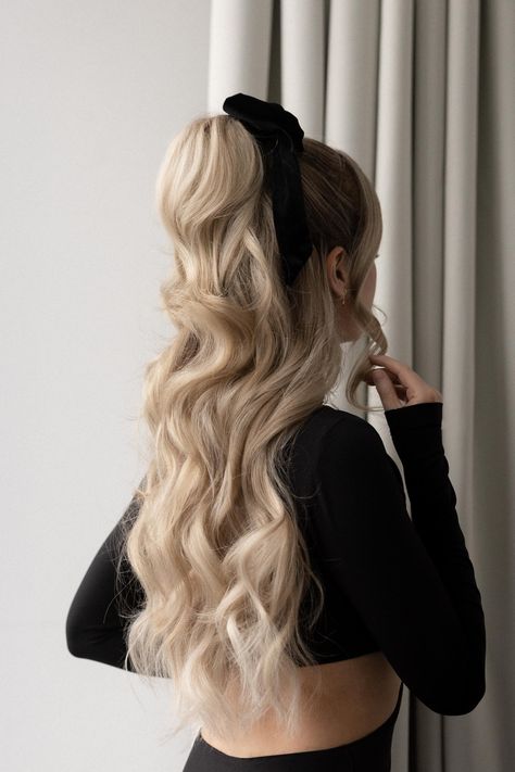 Holiday Party Hair, New Year Hairstyle, Luxy Hair, Looks Pinterest, Bow Hairstyle, Christmas Hairstyles, Long Blonde, Holiday Hairstyles, Long Blonde Hair