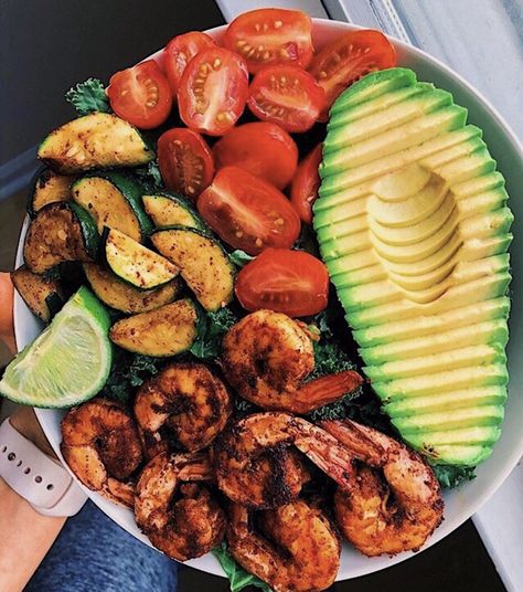 ☆ 𝚙𝚒𝚗𝚝𝚎𝚛𝚎𝚜𝚝 𝚎𝚕𝚎𝚗𝚊𝚟𝚒𝚕𝚊𝚊 ☆ Blackened Shrimp, Dinner Keto, Keto Healthy, Happy Mind, Recipes Appetizers, God Mat, Diet Vegetarian, Recipes Breakfast, Diet Keto