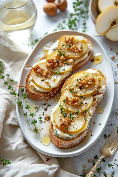 Pear and Gorgonzola Cheese on Toasted Walnut Bread - Cooking Mediterranean Pear Toast Ideas, Classic Wedding Food, Mediterranean Food Ideas, Cute Toast Ideas, Gourmet Toast Ideas, Gourmet Breakfast Ideas, Healthy Veggie Breakfast, Toasts Ideas, Mediterranean Brunch