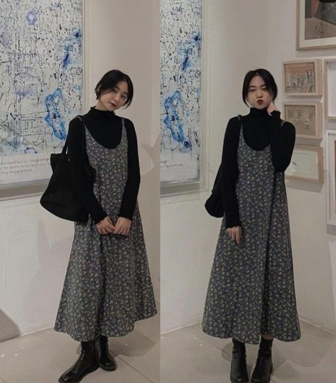 Korean Modest Dress, Grunge Outfits Dresses, Female Grunge, Modest Girly Outfits, Japan Outfits, Modesty Outfits, Modest Fashion Hijab, Long Skirt Outfits, Outfits Modest