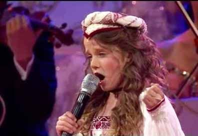 9-year-old Amira Willighagen - André Rieu Orchestra Amira Willighagen, Native American Rituals, Johann Strauss Orchestra, Andre Rieu, Singing Lessons, Music Performance, Kinds Of Music, Sound Of Music, Live Concert