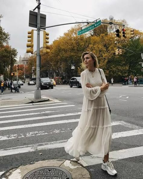 Neutral Color Dresses, Casual Chique, Looks Street Style, 가을 패션, Komplette Outfits, Luxe Fashion, Looks Style, Mode Inspiration, Look Chic