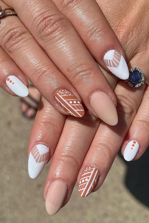 @ Bobo Nail Art, Boho Manicure Ideas, Boho Beach Nails, Boho Toe Nail Designs, Beach Boho Nails, Western Nail Art Designs, Western Boho Nail Ideas, Sedona Inspired Nails, Bridal Nails Wedding Boho