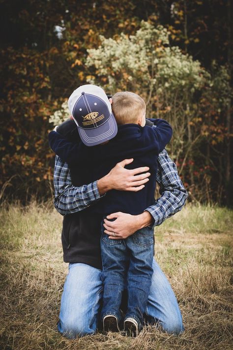 Father Son Pictures, Son Picture, Son Pictures, Sports Banners, Pose Idea, Father Son, Custom Business Cards, Photographer Branding, Mississippi