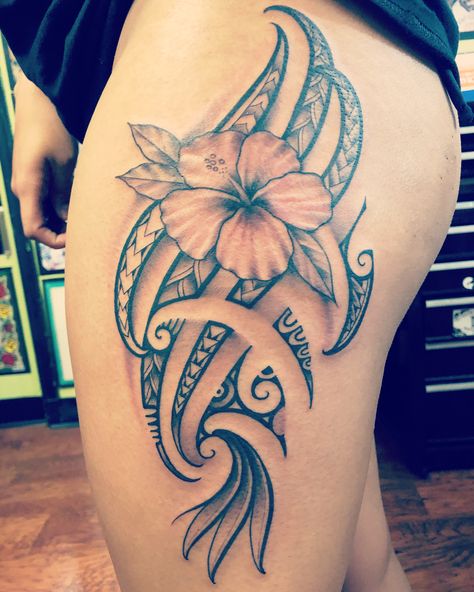 Hawaiian Thigh Tattoo Women, Chamorro Tattoos For Women, Micronesian Tattoos, Chamorro Tattoos, Samoan Tattoo Women, Polynesian Tattoos Women, Tattoo Band, Maori Tattoos, Marquesan Tattoos