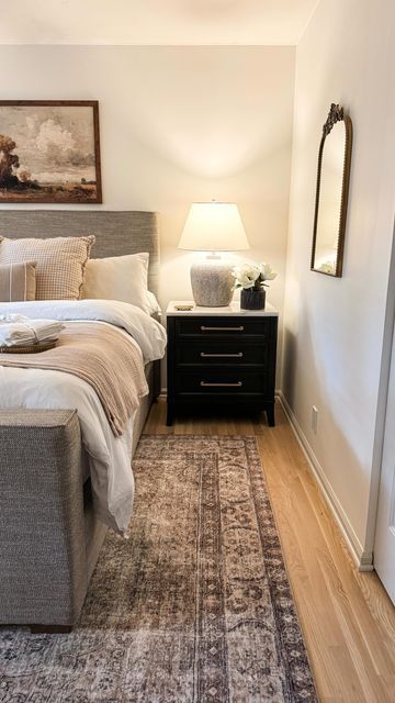 Kristen McGowan on Instagram: "Let’s transform our guest bedroom from a 1 star stay to a 5 star stay in only 3 days!⭐️ We were pretty much starting from scratch here and needed everything from furniture, lighting, a mattress, decor and @ashleyfurniturecompany had everything we needed for to make this bedroom look and feel cozy, timeless, and comfortable for our friends and family to enjoy! #ad #myashleyhome #ashleypartner #ashleyfinds" Kristen Mcgowan, White Bedroom Decor, Cozy Farmhouse, White Bedroom, Furniture Lighting, Guest Bedroom, From Scratch, 5 Star, Mattress