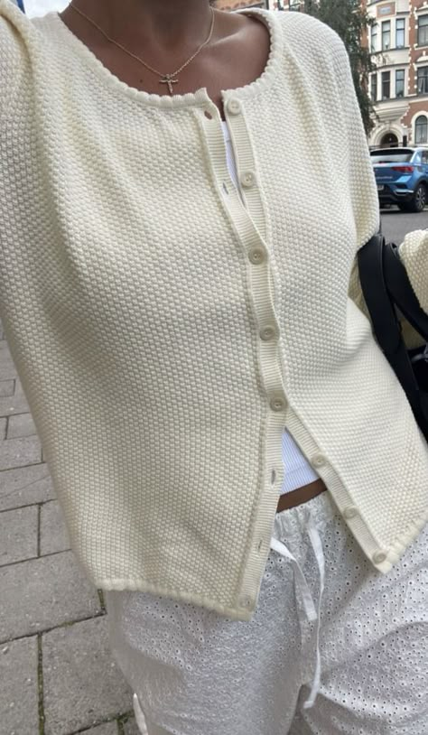 Carmen Matilda Djerf Style, Djerf Avenue, Matilda Djerf, Copenhagen Style, Cardigan Outfits, Stockholm Fashion, Mode Inspo, 가을 패션, Sweaters And Jeans