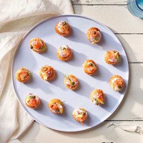 Mini salmon puffs | New World Water Crackers Recipe, Salmon Puffs, Mini Tartlets, Mini Tart Shells, Water Crackers, Tapas Recipes, Mini Bites, Mini Tart, Tart Shells