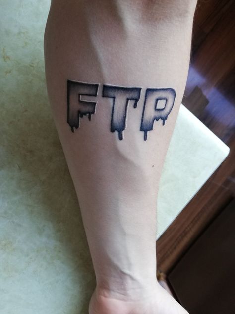 Never Fold Tattoo, Team Sesh Tattoo, Ftp Tattoo Design, Ftp Tattoo, G59 Tattoos, Mom Drawing, Patriotic Tattoos, Skull Sleeve Tattoos, Skull Sleeve