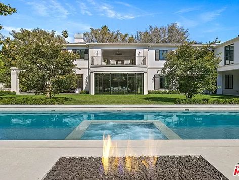 William Hefner, Beverly Hills Real Estate, Castle Exterior, Beverly Hills Mansion, Beverly Hills Houses, Zillow Homes, Modern Farmhouse Exterior, Modern Mansion, Spanish House