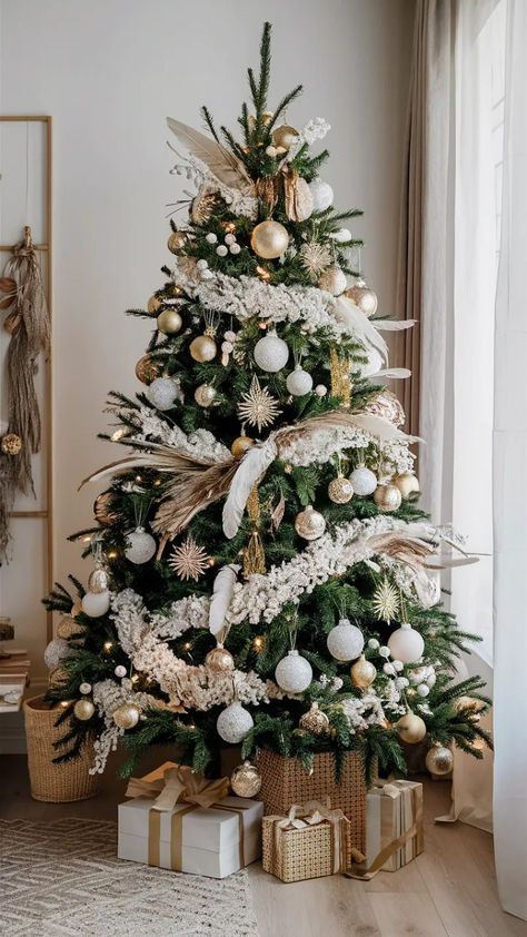 Christmas’s Tree Decor Ideas, Christmas Tree Forest Theme, 4 Ft Christmas Tree Decoration Ideas, Christmas Tree Ideas White And Gold, Christmas Tree Themes Simple, Pohon Natal Aesthetic, Christmas Tree Modern Minimalist, Christmas Tree Inspo 2024, Simple Elegant Christmas Tree