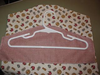 Clothes Pin Bag Pattern Free How To Make, Diy Clothespin Bag, Covered Hangers, Clothespin Holder, Peg Bags, Pin Bag, Clothespin Bag, Sewing To Sell, Peg Bag