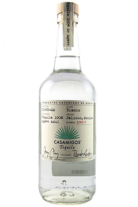 Casamigos Tequila – George Clooney Casamigos Tequila, Alcohol Brands, Birthday Presents For Men, Bottle Drawing, Whisky Tasting, Tequila Bottles, Delicious Drink Recipes, Personalized Flasks, Wine Label Design