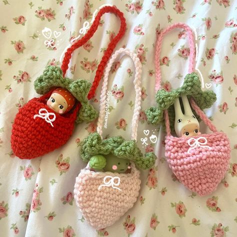 Sonny Angel Crochet Pattern, Smiski Crochet, Bag Charms Crochet, Sonny Angel Crochet, Strawberry Sonny Angel, Crochet Bag Charm, Crochet Fairy, Crochet Strawberry, Crochet Pouch