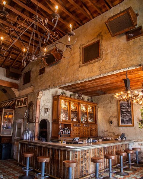 Rustic Italian Restaurant, La Bucket List, Outdoor Restaurant Patio, Alta California, Santa Monica Mountains, Restaurant Patio, Feng Shui House, To Do In New York, Rustic Italian