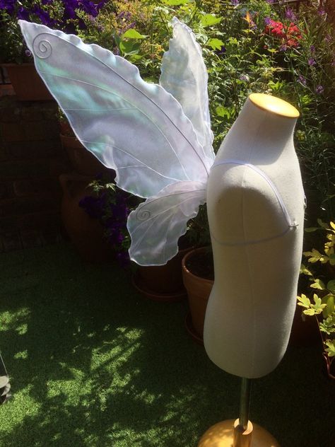 Small Fairy Wings, Tinkerbell Wings, Fairy Wings Costume, Small Angel Wings, Tinkerbell Costume, Costume Wings, Paper Wings, Fair Outfits, Corset Style Tops