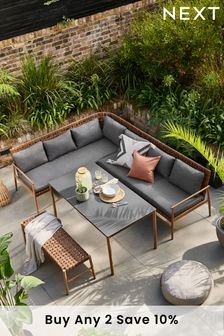 Corner Sofa Garden Outdoor Seating, Corner Outdoor Ideas, Small Garden Seating Area, Patio Dining Ideas Outdoor, Outdoor Corner Seating, Garden Dining Area, Outdoor Seating Area Diy, Terrace Dining Table, Corner Garden Seating