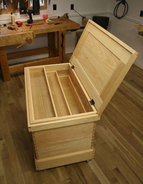 Wondering about the best ways to store woodworking tools? Then read these essential tips from the experts. Storing hand tools has never been easier. Wood Tool Chest, Wood Tool Box, Wooden Tool Boxes, Essential Woodworking Tools, Tool Cabinet, Woodworking Hand Tools, Popular Woodworking, Tool Chest, Wood Tools