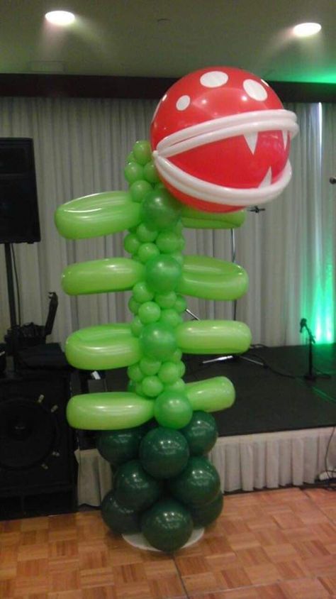 Mario Balloon Columns, Peach Mario Birthday Party Decorations, Bowser Castle Decoration, Super Mario Balloons, Mario Balloon Arch, Diy Mario Decorations, Mario Balloons, Mario Party Decorations, Luigi Party