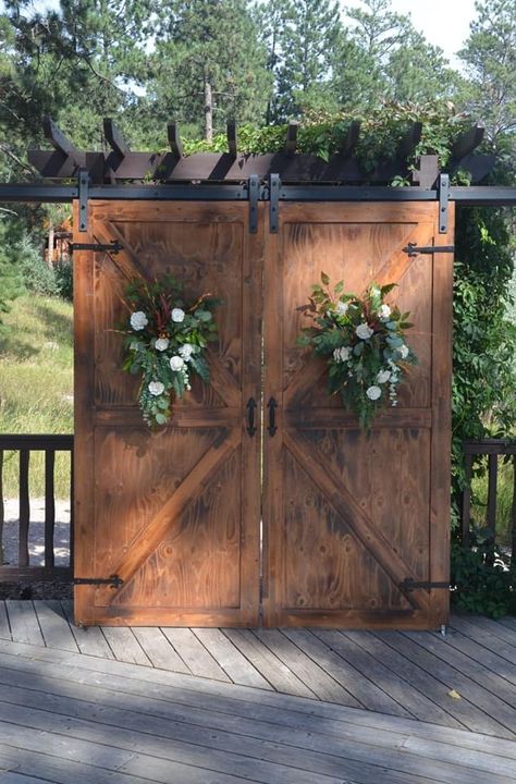 Wooden Door Backdrops, Rustic Doors For Wedding Entrance, Barn Doors Backdrop, Barn Wood Doors For Wedding, Barn Door Wedding Backdrop Altars, Wedding Doors, Wood Barn Door, Garden Screening, Wooden Wedding