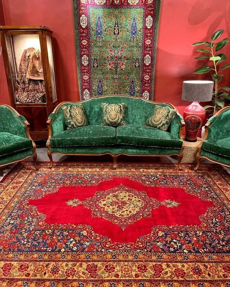 Persian Home Decor Interior Design, Iranian Interior Design, Iranian Design Home, Persian Civilization, Iranian Design, Persian Decor, Color Palette Interior Design, Iranian Carpet, Indian Bedroom Decor