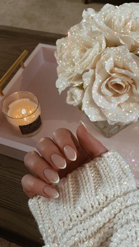 Winter French Tip Nails Oval, French Nail Designs Dip Powder, French Mani Dip Powder, Fall Neutral Dip Powder Nails, Put It In Neutral French Manicure, Simple Engagement Nails Almond, Dipping Powder French Manicure, Modern French Manicure Trends 2023, Dip White Tip Nails