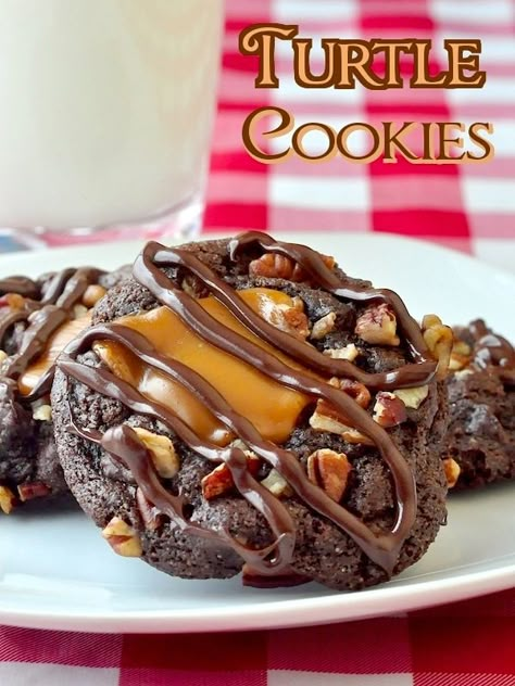 Turtle Cookies - pecans, caramel and chocolate together is a winning combination which is why everybody loves these turtle cookies inspired by the famous chocolate treat. Turtle Thumbprint Cookies Recipe, Turtle Cookies Recipe, Popular Cookies, Turtle Cookies, Rock Recipes, Thumbprint Cookies Recipe, Carlsbad Cravings, Cookies And Candy, Bars Cookies