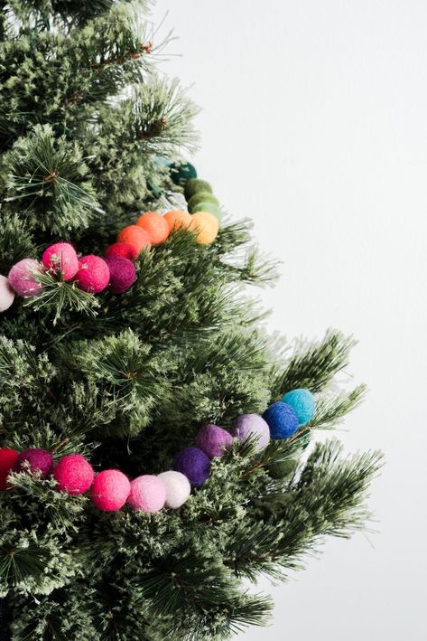 Pom Pom Christmas Garland, Mantel Decor Christmas, Rainbow Pom Pom Garland, Pompom Garland, Rainbow Pom Pom, Christmas Mantel Decor, Rainbow Christmas Tree, Rainbow Garland, Rainbow Christmas