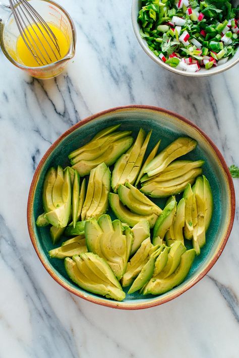 Cookie And Kate Recipes, Dinner Sides Easy, Dominican Spanish, Tiktok Pictures, Avocado Recipes Healthy, Veggie Pasta Salad, Sliced Avocado, Vegan Taco, Cold Salads