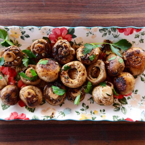 Garlic Butter Mushrooms by Ree Drummond Healthy Thanksgiving Sides, Butter Mushrooms, Food Network Recipes Pioneer Woman, Ree Drummond Recipes, Garlic Butter Mushrooms, Miso Butter, Healthy Thanksgiving, Garlic Mushrooms, Roasted Mushrooms