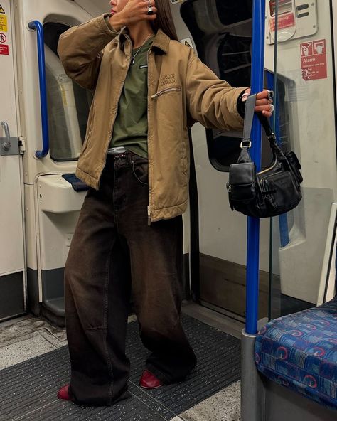 Some fall looks 🍁 Featuring warm tones, textures and bold prints #highstreetvision Streetwear Earth Tones, Earth Tone Ootd, Taiwan Ootd, Earth Tone Outfits, Fall Streetwear, Copenhagen Style, Grey Outfit, Ootd Inspo, Wide Pants