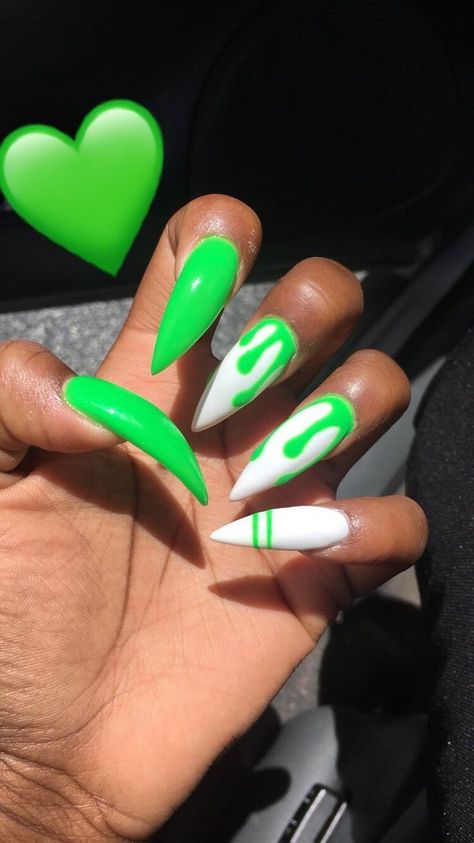 Aka Nails, Neon Green Nails, Green Acrylic Nails, Stiletto Nail Art, Claw Nails, Stiletto Nails Designs, Almond Acrylic Nails, Instagram Nails, Acrylic Nails Coffin