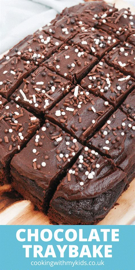 Chocolate traybake - Cooking with my kids Chocolate Tiffin Recipe, Traybake Dinner, Lemon Crumb Cake, Chocolate Traybake, Traybake Cake, Traybake Recipes, Fruit Cake Recipe Easy, Bake Ideas, Tiffin Recipe