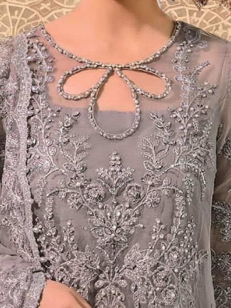 Latest Fashionable Leaf Style Neckline Design 2023 Bridal Suit, Gala Design, Kurti Neck, Design 2023, Dress Neck Designs, Kurti Neck Designs, Neckline Designs, Peter Pan Collar, Mandarin Collar