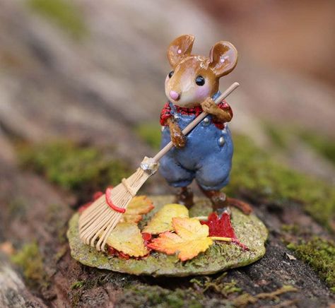 Raking Leaves, Wee Forest Folk, Doing Chores, Felt Mouse, Little Mouse, Leaves Fall, Fall Day, Holly Leaf, Diy Clay Crafts