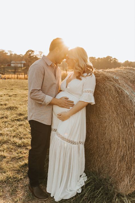 maternity photography, maternity poses, maternity photoshoot, maternity, maternity photos, pregnant, pregnancy photos, prospect farms photoshoot, farm photoshoot Elegant Babyshower, Country Maternity Photography, Country Maternity Photos, Funny Maternity Photos, Country Maternity, Farm Photoshoot, Family Maternity Pictures, Maternity Photography Poses Outdoors, Baby Announcement Photoshoot