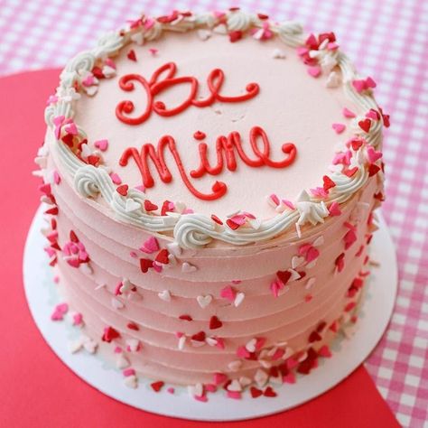 Valentine Cake Ideas, Mini Valentine Cakes, Valentines Bakery, Valentines Cakes And Cupcakes, Valentines Cakes, Valentine Cakes, Valentines Recipes Desserts, Valentines Baking, Confetti Cake