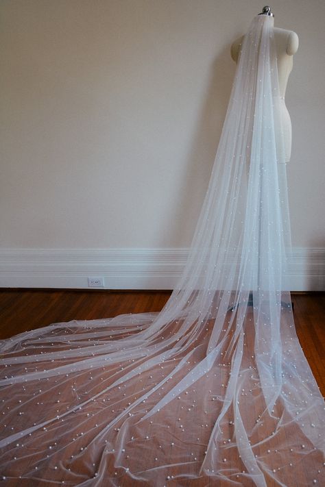 Scattered Pearl Veil Pearl Wedding Veil PARADIS - Etsy Canada Pearl Wedding Veil, Veil With Pearls, Veil Pearl, Ivory Bridal Veil, Cathedral Bridal Veils, Long Veil Wedding, Drop Veil, Veil Length, Pearl Veil