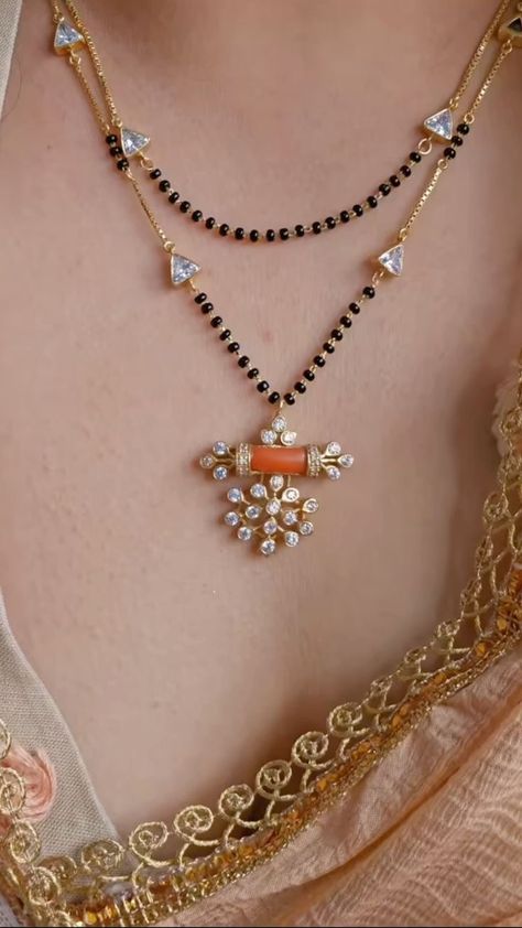 Magal Sutra Design Gold Latest Long, Pearl Mangalsutra Designs, Earrings Gold Indian Weddings, Black Beads Necklace Designs, Blackbeads Mangalsutra Designs, New Mangalsutra Designs Gold, Bridal Gold Jewellery Indian, Gold Black Beads Mangalsutra, Gold Mangalsutra Designs Indian