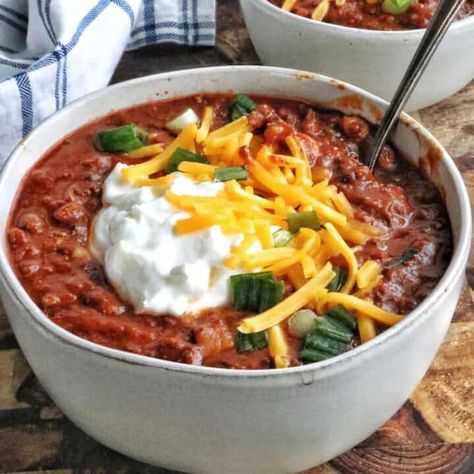 The BEST Chili For A Crowd - Jodi Danen, RDN | Create Kids Club Williams Chili Recipe, Good Chili Recipe, Chili For A Crowd, Dutch Oven Chili Recipe, Best Easy Chili Recipe, Chili Con Carne Recipe, Con Carne Recipe, Ground Beef Chili, The Best Chili