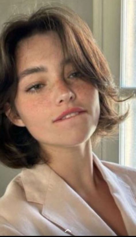 Half Up Half Down Short Hair, Diamond Face Shape, Hair Inspiration Short, Bob Haircut For Fine Hair, Natural Wavy Hair, Low Maintenance Hair, Short Wavy Hair, Haircuts Straight Hair, Braided Hairstyles Easy