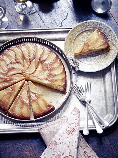 Winter ginger, pear and almond cake | Jamie Oliver Pear And Almond Cake, Ginger Pear, Jamie Oliver Recipes, Ginger Nut, Poached Pears, Pear Recipes, Almond Cake, Upside Down Cake, Almond Cakes