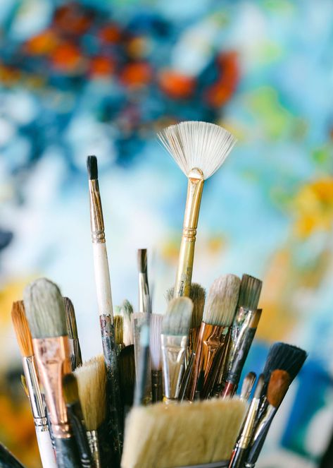 Colorful Artist Branding Photography in Long Beach - chelsealoren.co Paint Brushes Photography, Artist Moodboard, Mom Photoshoot, Stock Photography Ideas, Artist Photoshoot, Art Retreat, Painter Photography, Brand Moodboard, Art Photoshoot