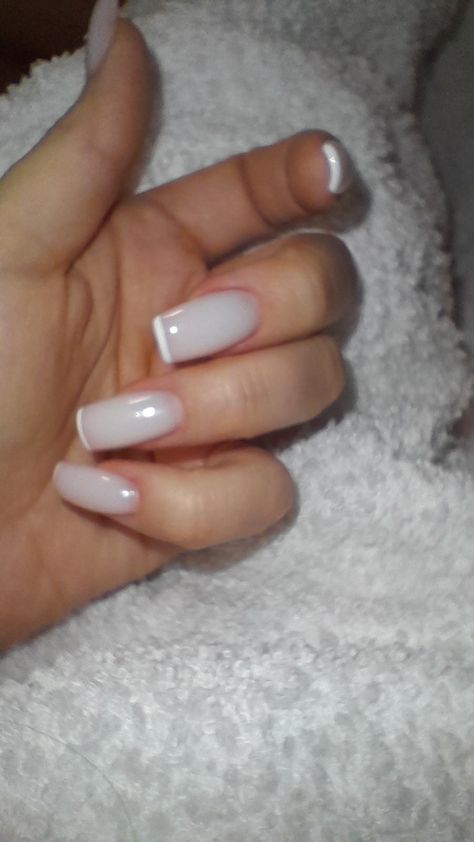 Nails French manicure winter White French Tip Winter Nails, Marshmallow White French Nails, French Manicure Winter, White French Tips Medium Length, Clean Girl French Tips, Marshmallow Nails, Rimmel French Manicure, Nails French Manicure, Nails French