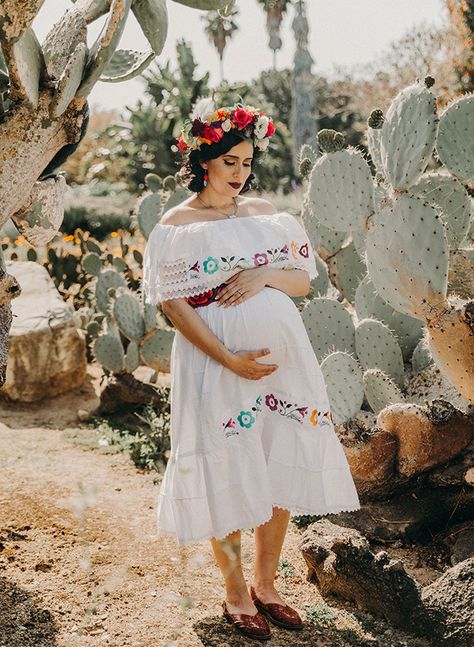 To pay homage to her Mexican roots and incorporate sweet gifts from her own parents, this mama opted for Frida Kahlo inspired maternity photos. Mexican Dress Photoshoot, Gender Reveal Photo Shoot, Mexican Baby Shower, Mexican Babies, Family Maternity Photos, Brown Pride, Mexican Outfit, Cute Maternity Outfits, Baby Planning